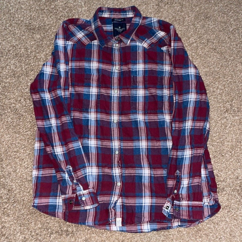 American Eagle long sleeve, button down plaid flannel. Size Large.